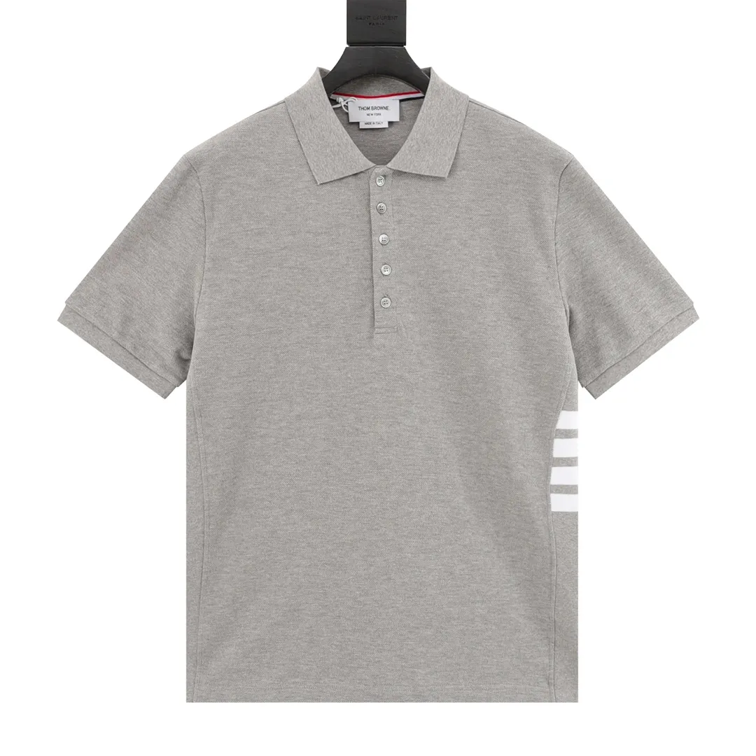 Thom Browne/ Classic Polo 230g ， ， ， ， ， Breathable ， ， Classic ， ，3D ， ， ， Premium ， ， Classic ， ， ， Versatile， ， ， Retro ， ， ， ， 。 ， ！ Size：1-4